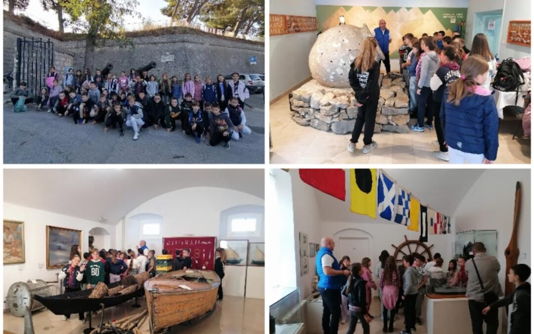 POSJET POMORSKOM MUZEJU U SPLITU UČENIKA 4.a i 4.b